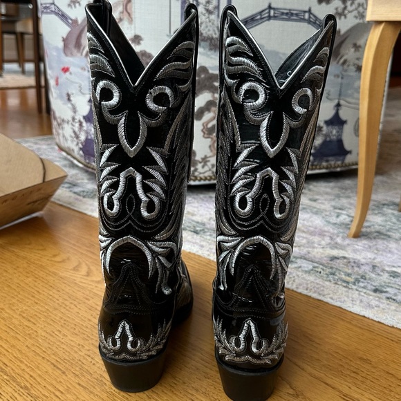RARE Lucchese Women’s Black Patent Leather Cowboy Boots with Silver Stitching 7 - Picture 4 of 9